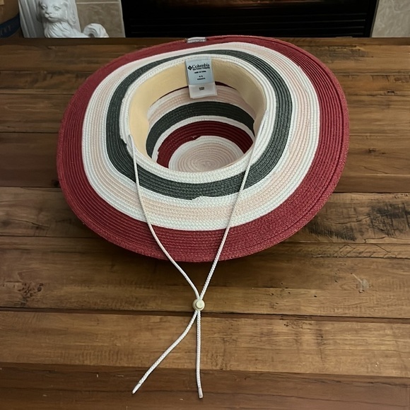 Columbia straw hat, 55% paper/ 45% polyester, in very good condition main image 6